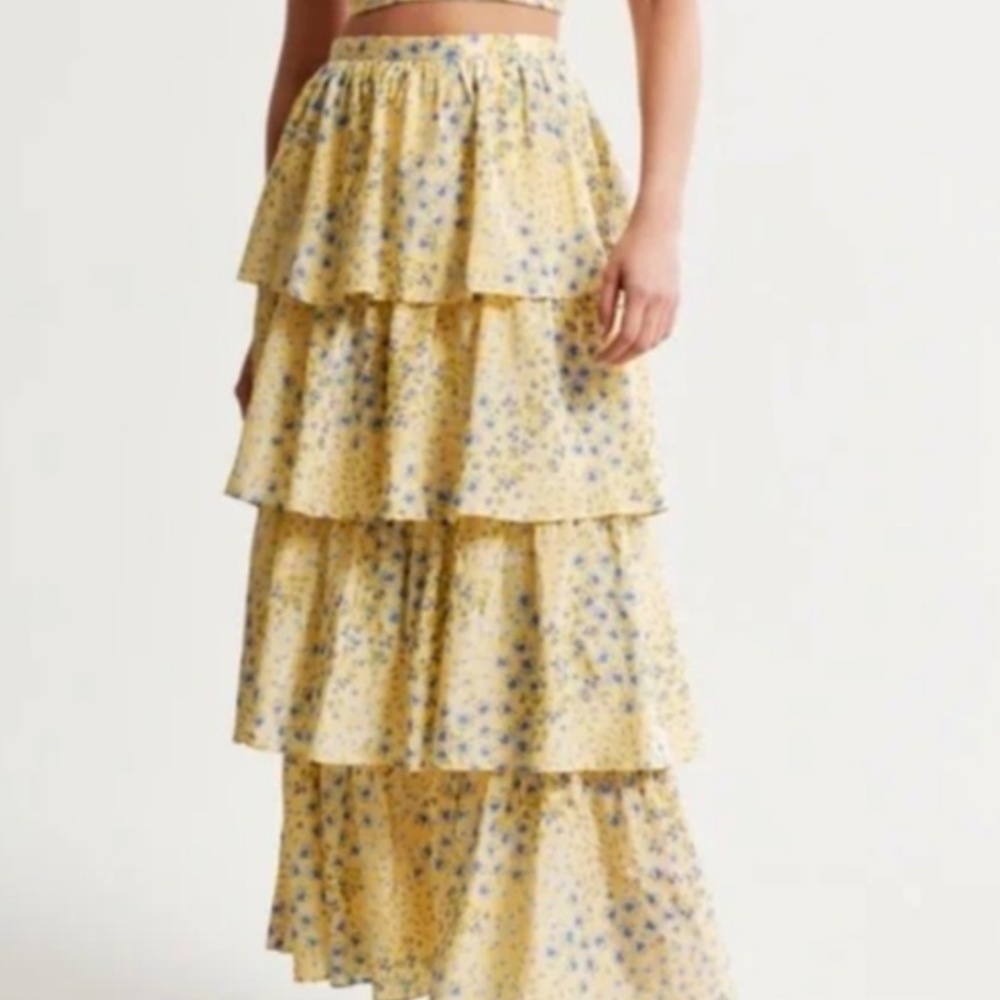 Abercrombie & Fitch Floral Tiered Yellow Skirt Size medium NWT!!